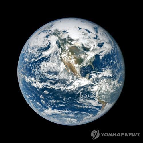 우주에서 본 지구