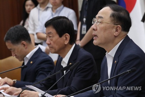 발언하는 홍남기 경제부총리
