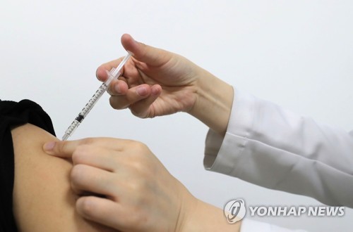 AZ 백신 2차 접종.. 순조롭게 진행