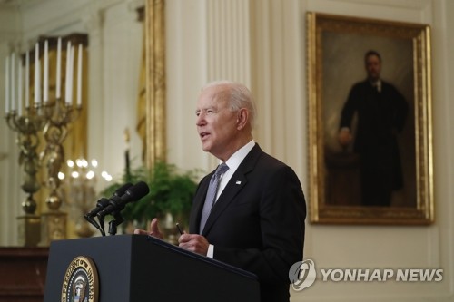코로나19 백신 해외 공유 언급하는 바이든 미 대통령